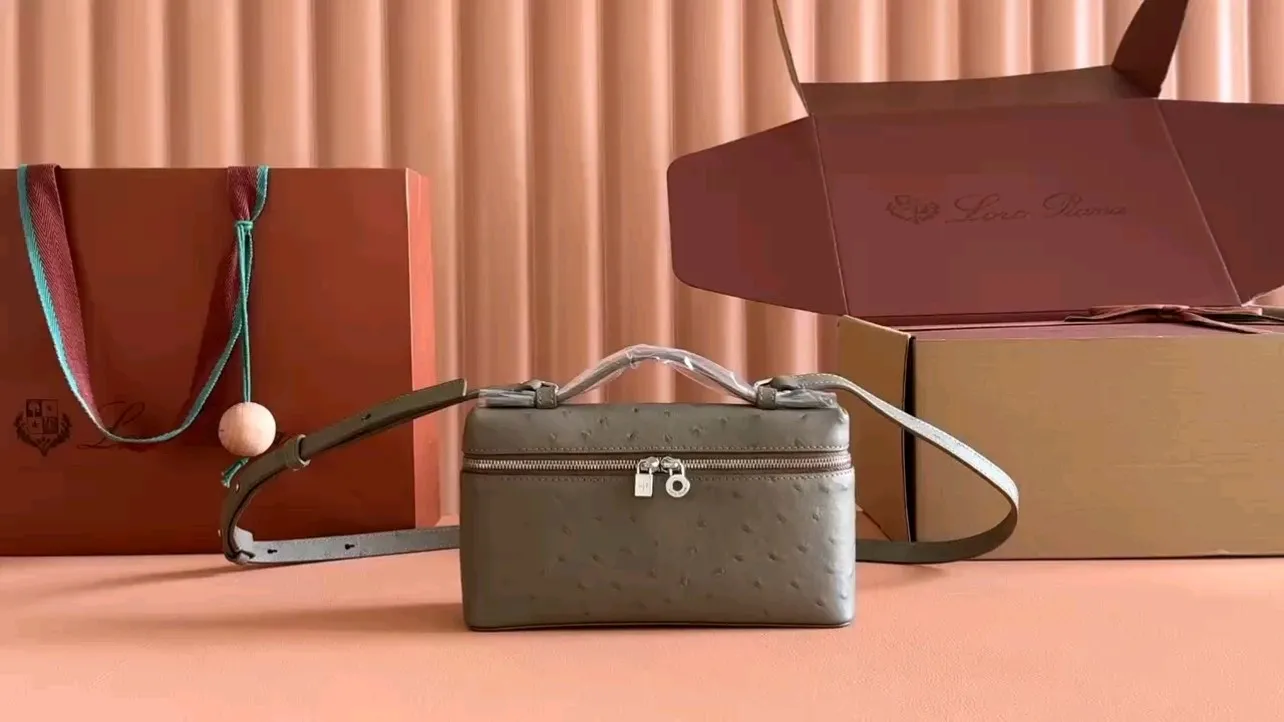 💋💋💋【Original leather configuration counter complete package】 𝐋𝐨𝐫𝐨 𝐏𝐢𝐚𝐧@ Extra pocket L19 series handbag/crossbody bag📦